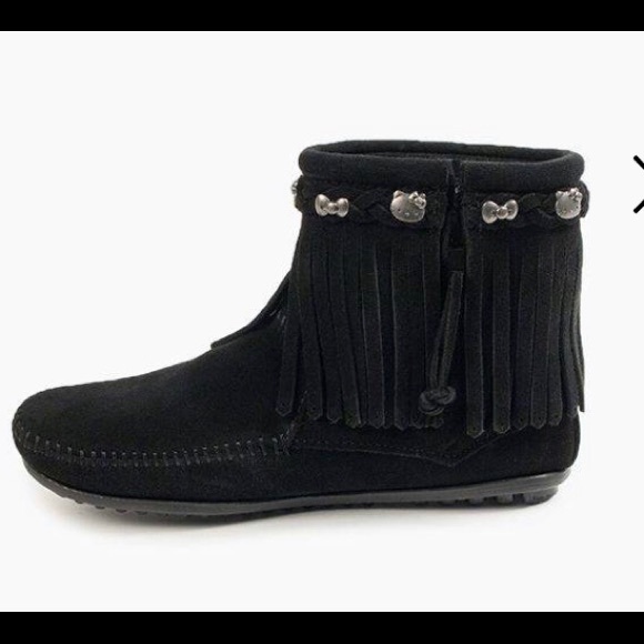 minnetonka hello kitty fringe boot